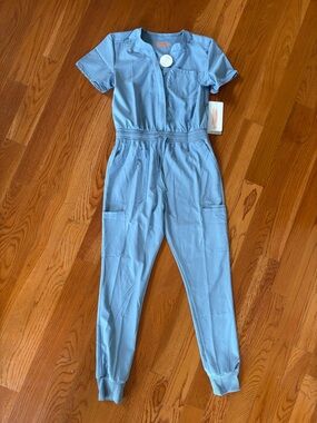 NWT Elite Med Performance Jumpsuit Scrubs